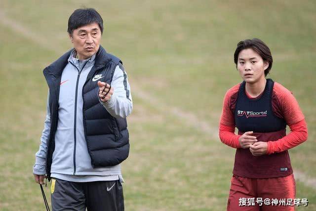 阿尔瓦雷斯情绪低落 马竞欲逼卖至阿森纳